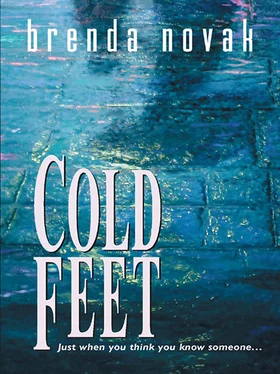 Brenda Novak Cold Feet обложка книги