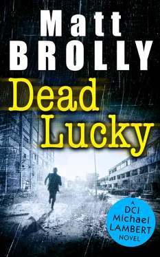 Matt Brolly Dead Lucky обложка книги