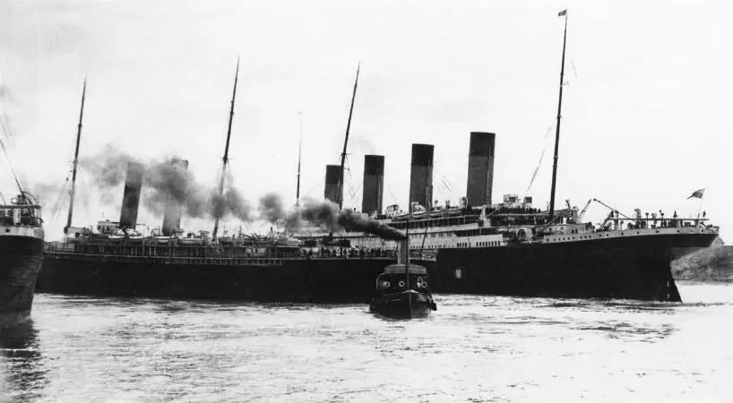 This photograph caught from the pier shows just how close the New York came to - фото 14
