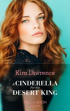 Kim Lawrence A Cinderella For The Desert King обложка книги