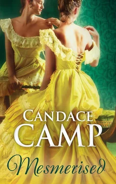 Candace Camp Mesmerized обложка книги