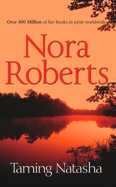 Nora Roberts Taming Natasha обложка книги