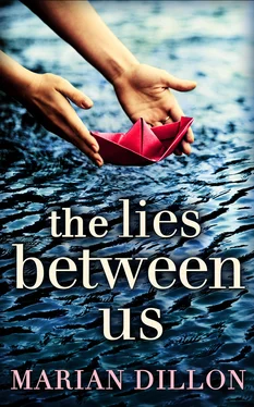 Marian Dillon The Lies Between Us обложка книги