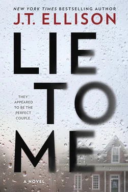 J.T. Ellison Lie To Me обложка книги