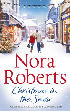 Nora Roberts Christmas In The Snow обложка книги