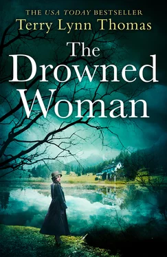 Terry Lynn Thomas The Drowned Woman обложка книги