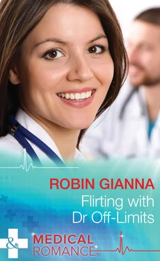 Robin Gianna Flirting with Dr Off-Limits обложка книги