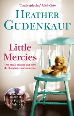 Heather Gudenkauf Little Mercies обложка книги