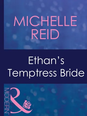Michelle Reid Ethan's Temptress Bride обложка книги