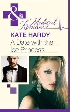 Kate Hardy A Date with the Ice Princess обложка книги