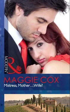 Maggie Cox Mistress, Mother...Wife? обложка книги