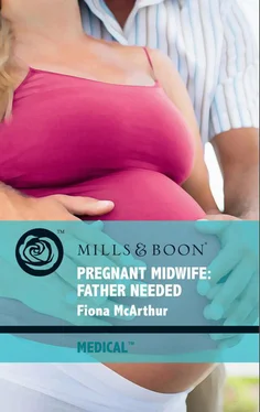 Fiona McArthur Pregnant Midwife: Father Needed обложка книги