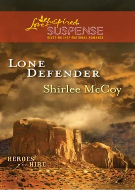 Shirlee McCoy Lone Defender обложка книги