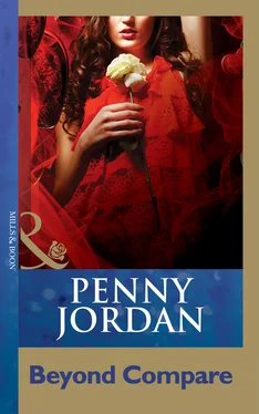 Penny Jordan Beyond Compare обложка книги