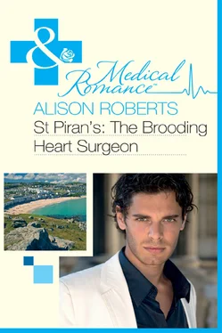 Alison Roberts St Piran's: The Brooding Heart Surgeon обложка книги