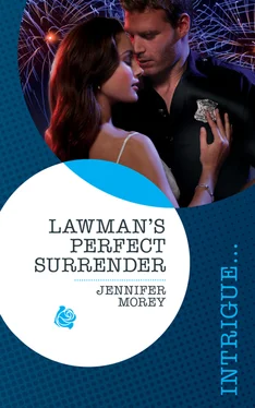 Jennifer Morey Lawman's Perfect Surrender обложка книги