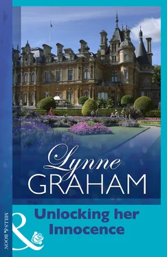 Lynne Graham Unlocking her Innocence обложка книги