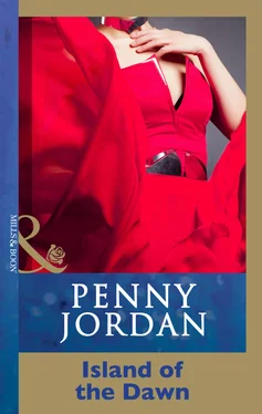 Penny Jordan Island Of The Dawn обложка книги