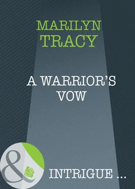 Marilyn Tracy A Warrior's Vow обложка книги