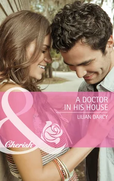 Lilian Darcy A Doctor in His House обложка книги