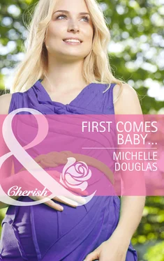 Michelle Douglas First Comes Baby... обложка книги