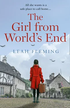 Leah Fleming The Girl From World’s End обложка книги