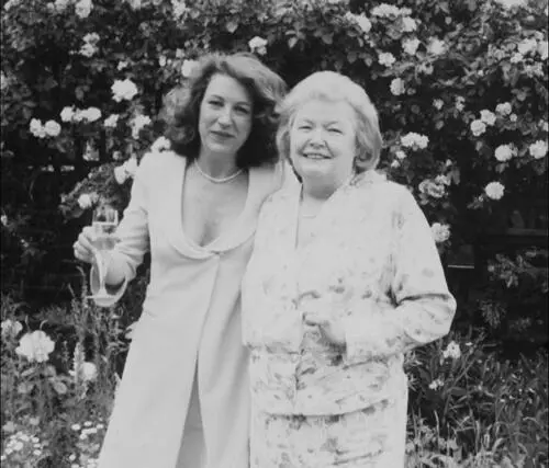 Marie with her mother Rosemarie Colvin at her wedding to Juan Carlos Gumucio - фото 4