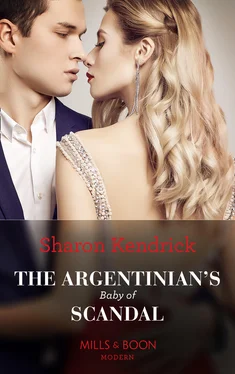 Sharon Kendrick The Argentinian's Baby Of Scandal обложка книги