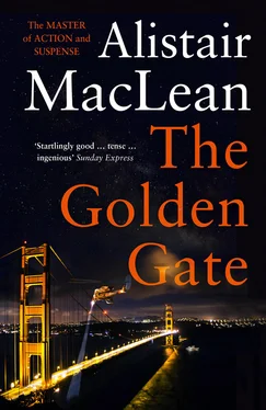 Alistair MacLean The Golden Gate обложка книги