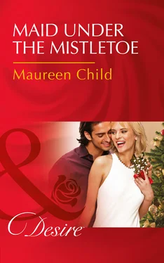 Maureen Child Maid Under The Mistletoe обложка книги