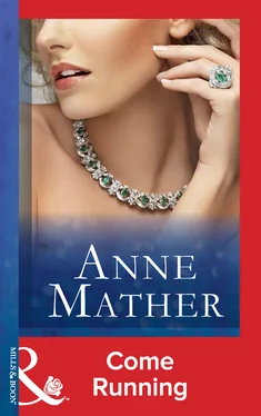 Anne Mather Come Running обложка книги