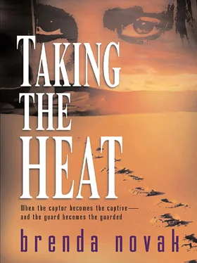Brenda Novak Taking the Heat обложка книги