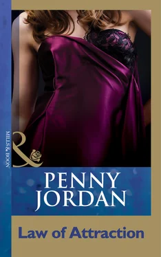 Penny Jordan Law Of Attraction обложка книги