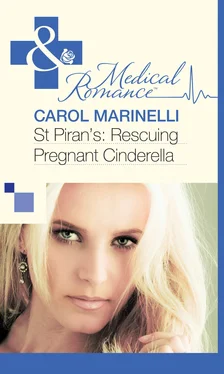 Carol Marinelli St Piran’s: Rescuing Pregnant Cinderella обложка книги