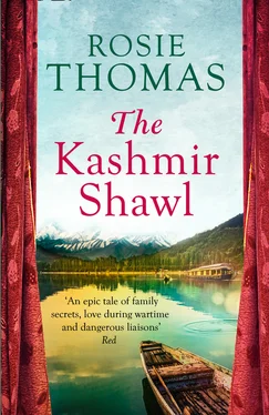 Rosie Thomas The Kashmir Shawl обложка книги