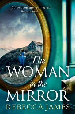 Rebecca James The Woman In The Mirror обложка книги
