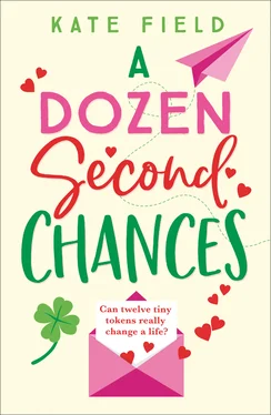 Kate Field A Dozen Second Chances обложка книги