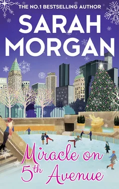 Sarah Morgan Miracle On 5th Avenue обложка книги