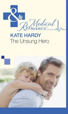Alison Roberts The Unsung Hero обложка книги
