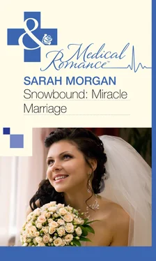 Sarah Morgan Snowbound: Miracle Marriage обложка книги