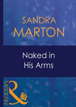 Sandra Marton Naked In His Arms обложка книги