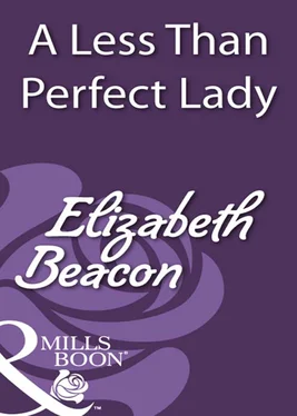 Elizabeth Beacon A Less Than Perfect Lady обложка книги