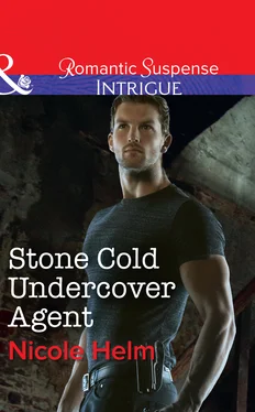 Nicole Helm Stone Cold Undercover Agent обложка книги