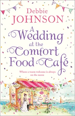 Debbie Johnson A Wedding at the Comfort Food Cafe обложка книги