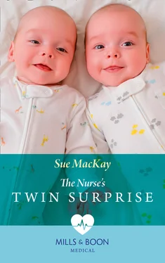 Sue MacKay The Nurse's Twin Surprise обложка книги