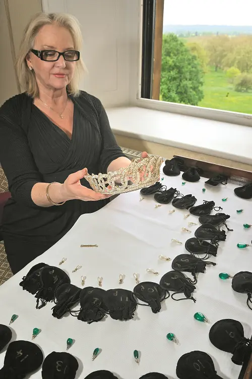 The pearls for the Vladimir Tiara are kept in numbered pouches and it can take - фото 41