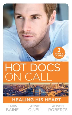 Alison Roberts Hot Docs On Call: Healing His Heart обложка книги
