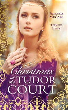 Amanda McCabe Christmas At The Tudor Court обложка книги