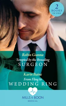 Karin Baine Tempted By The Brooding Surgeon обложка книги