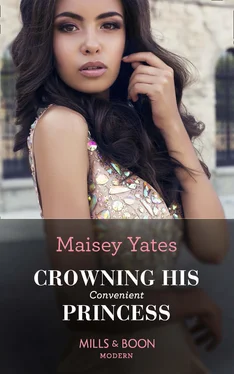 Maisey Yates Crowning His Convenient Princess обложка книги